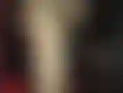 8 Un gode-ceinture en pouces entre 2 paires de collants - la maîtresse serre cette grosse bite dure entre les couches de nylon pour la caresser.