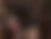 Partie 3/3... Mettons des bas nylon sexy sur cette grosse bite à strapon et caressons-la et poussons-la doucement et lentement... Taquinant mon sous-marin en nylon avec les nombreuses couches chaudes de nylons que je porte...