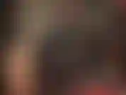 Une maîtresse en caoutchouc chaud - en plus de porter du latex brillant et moulant, il y a une veste en pvc sexy et des gants en lycra/spandex auxquels vous ne pouvez tout simplement pas résister... Souhaitant que ces doigts soient enroulés autour de vous...