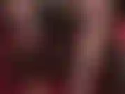 Accro aux pieds et aux strapons - la maîtresse obtient ce strapon noir massif extra savoureux pour vous, en frottant ses pieds sur la tête de la bite.