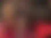 Maîtresse vivian trait ta bite d'esclave avec ses collants et ses bas superposés.