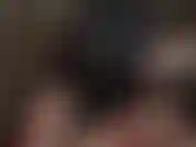 Suce ma bite et mes longs talons brillants. Garde ta bouche de salope ouverte pour tout ce que j'ai à te donner, que ce soit de grosses bites en caoutchouc ou des talons.