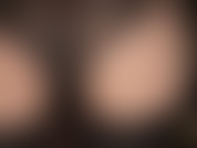 Je joue avec ton amour pour les culottes en satin soyeux et les superpositions de bas et de collants. Ma maîtresse te fait vibrer avec ses jolies culottes et ses bas nylon. Tu veux les sentir, les goûter, les porter…