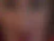 Ces lèvres auxquelles tu ne peux pas résister... Tu feras n'importe quoi quand ta maîtresse te taquine avec ses lèvres rouges brillantes, très sexy et envoûtantes, sa longue langue et ses yeux bleus perçants...