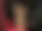 Jupe en latex transparente - cul et jambes. Waouh. Le cul rond parfait de maîtresse vivian en caoutchouc transparent brillant, collants sexy et talons.