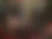 Maîtresse sait que tu ne peux pas t'empêcher de baver et de te toucher à la vue de son corps incroyable. Ces courbes fines, ces longues jambes, ces hautes bottes brillantes, ce cul parfait... Tu dois simplement adorer ta déesse.