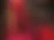 Leggings en spandex rouge et bottines à plateforme - maîtresse vivian taquine avec ses longues jambes parfaites et ses fesses rondes dans des leggings serrés et des bottes à plateforme, caressant ses jambes, ses talons et votre bite...