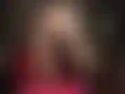 N'aimerais-tu pas te frotter sur ces jambes en nylon soyeux... Maîtresse sait comment taquiner le sperme de ta bite.