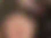 Maîtresse montre son cul incroyable dans une robe extra courte en vinyle lacé et des collants, taquinant votre bite.