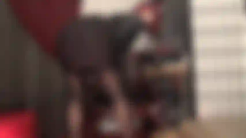 Une maîtresse cruelle exige votre lait - assise sur le visage en teddy en dentelle et bas brillants à l'huile et jarretières pendant qu'elle vous fait endurer cette branlette méchante jusqu'à ce qu'elle obtienne ce qu'elle veut.