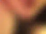 Maîtresse crache un savoureux cocktail de salive délicieuse à boire.