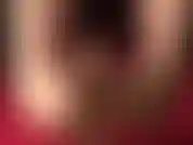 Oh, je peux juste dire à quel point tu veux sentir ces incroyables pieds nus enroulés autour de ta bite sans valeur.