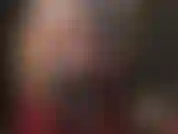 Cuissardes, collants noirs, string en pvc et une grosse bite à adorer. Maîtresse a réuni tous les désirs de votre cœur fétichiste.