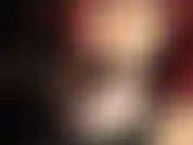 Affamée de la bite de sa maîtresse ? Assoiffée de sa grosse charge de sperme ? Mmmm ouvre ta bouche, lèche-la, sens comme elle est grosse en étirant ta gorge avide.