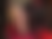 Des jambes nues irrésistibles et des pieds en talons qui taquinent - oh celui-ci vous rendra absolument fou !!