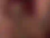 Footjob sexy avec des pieds nus huileux.