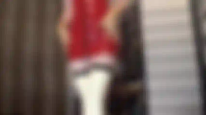 Je rêve de faire du facesitting avec une maîtresse portant une robe en latex extra courte ?