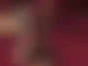 Je porte des talons à lanières et des collants résille. Sexy !