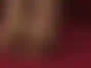 Des bas brillants et des jarretières taquinent, écrasent - la maîtresse frotte votre bite d'esclave sur ses cuisses en nylon brillant, puis écrase votre bite sous ses talons nus, tirant le sperme de cette façon.