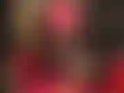 Collants noirs et escarpins jaune fluo à bout ouvert pour les amatrices de jambes. Jambes croisées, talons hauts, bas nylon.