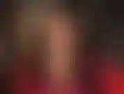 Jambes en collants brillants, cul, décolleté, branlette aguicheuse - tu ne peux tout simplement pas garder tes mains loin de ta bite. Alors voilà, branle-toi dessus ! Gentille et lente.