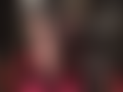 Regardez cette incroyable paire de collants noirs transparents spécialement conçus avec des coutures.