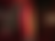 Un garçon aux pieds en chasteté, enfermé et excité aux pieds de sa maîtresse, les clés de ta cage à bite pendant devant tes yeux. Un rare extrait des orteils peints en rouge de ta déesse des pieds dans des collants noirs.