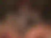 Maîtresse a son gode-ceinture mouillé et glissant pour tes trous serrés. Commençant par ta bouche, elle la caresse et l'enfonce dans ton visage de chienne. Tu ne peux pas te lasser de la grosse bite blanche de ta maîtresse.