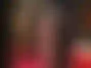 Ta déesse sexy te taquine en bottes hautes brillantes, collants et bas superposés. Adore mon cul dans ce petit short sexy pendant que je taquine le sperme de ta bite d'esclave palpitante.