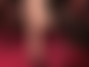 Agenouillez-vous pour adorer les pieds nus parfaits de maîtresse vivian.