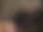 Je domine avec un gode ceinture, une énorme bite noire de 43 cm et je crache à profusion directement de ma bouche. Bois, salope !