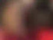 Je porte de beaux bas couture et jarretelles sur des collants brillants, avec de la lingerie sexy, des gants en satin et des talons hauts. J'adore mon cul parfait, mes bas nylon et ma grosse bite noire !