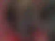 Agenouille-toi devant mon énorme gode ceinture noir et vénère ma bite grosse comme un pénis de cheval. Je te ferai avaler ma délicieuse salive qui coule dans la bouche.