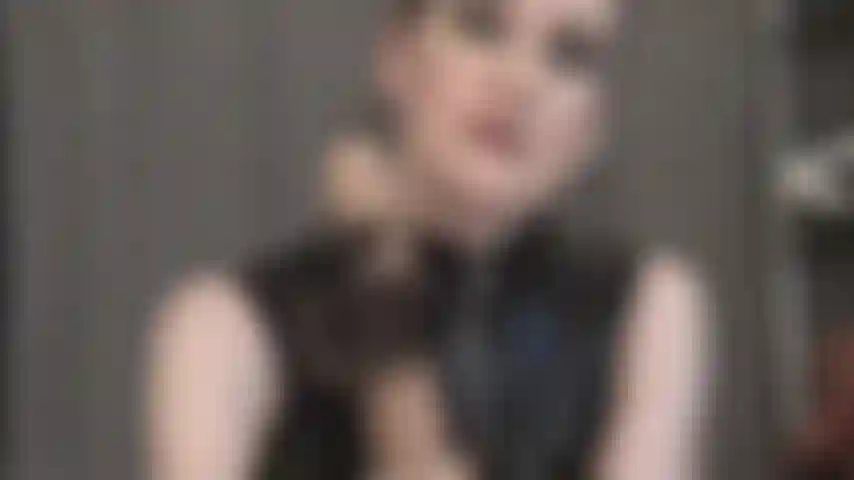 Branlette avec des gants en nylon noir, joi - ça peut être un peu différent de la façon dont tu te branles habituellement. Suis-moi. Edge. Ne jouis pas. Jusqu'au bout. Maîtresse regarde.