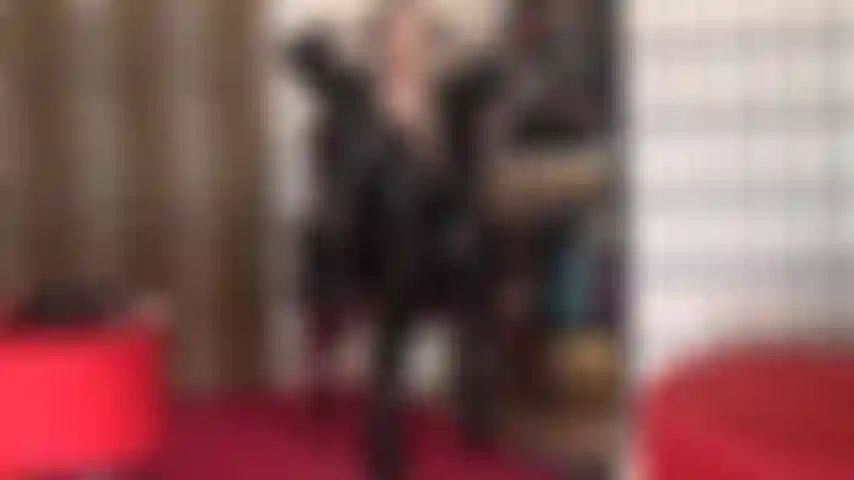 Masque facial couleur chair.