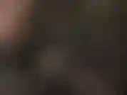 Je porte des collants scintillants et je suis une adoratrice des pieds.