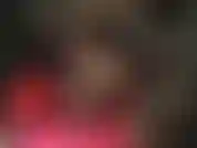 Passionnée de nylon. Agenouillez-vous devant les jambes et le cul parfaits de votre maîtresse vivian. Profitez de cette excitation sensuelle et intense pendant que je trais votre bite d'esclave.