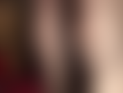 Je suis accro aux jambes de findom - la maîtresse vivian vous rend accro et vous caresse ses incroyables longues jambes vêtues de collants tout en exigeant que vous les caressiez et payiez... Je caresse et je paye... $$$.