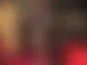 Maîtresse vous rend accro à ses incroyables longues jambes et à ses pieds sexy, ici dans des couches de collants brillants et de bas vintage et de jarretelles. Tellement séduisante !