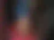 J'adore mes jambes. Ma maîtresse sait combien tu aimes les longues jambes, vêtues de collants couleur chair, et les pieds en peepto-toes. Détends-toi, adore-les et essaie de ne pas baver sur toi-même en appréciant cette excitation.