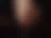 En latex et pieds nus - ma maîtresse taquine avec ses pieds moites.