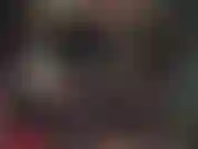 Une maîtresse en latex avec un énorme gode ceinture noir. Vous allez vous amuser avec le pegging et l'adoration du cul.