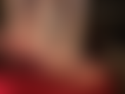 Goûte la sueur de mes pieds nus, nettoie chaque centimètre avec ta langue.