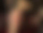 Renifle tout... Les bottes en cuir de ma maîtresse, les pieds en collants et les pieds nus - adonnez-vous à votre fétichisme des pieds avec des bas en nylon déchirés pour vous amener à mes pieds nus, avec des ongles de pieds peints en rouge, un spectacle rare.