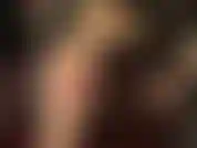 Renifle tout... Les bottes en cuir de ma maîtresse, les pieds en collants et les pieds nus - adonnez-vous à votre fétichisme des pieds avec des bas en nylon déchirés pour vous amener à mes pieds nus, avec des ongles de pieds peints en rouge, un spectacle rare.