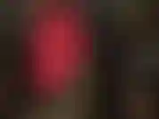 Fétichiste des collants, pieds et énorme gode ceinture noir - la maîtresse superpose un collant vert foncé, taquine avec ses beaux pieds en nylon et caresse une énorme bbc.