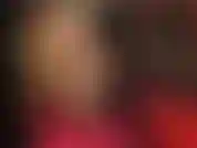 Des collants nus sensuels et lents taquinent les pieds et les jambes.