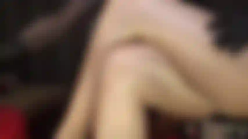 Maîtresse vivian a, sans aucun doute, les jambes en collants les plus sexy.