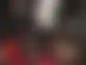 J'adore le cul de ta déesse en pantalon moulant, collants et nu, tandis que ta maîtresse enlève certaines couches. Assise sur le visage, accroupie tout en caressant la bite de ton esclave.