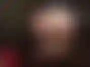 Adoratrice du cul, énorme gode noir et fétichiste des pieds en collants nude.